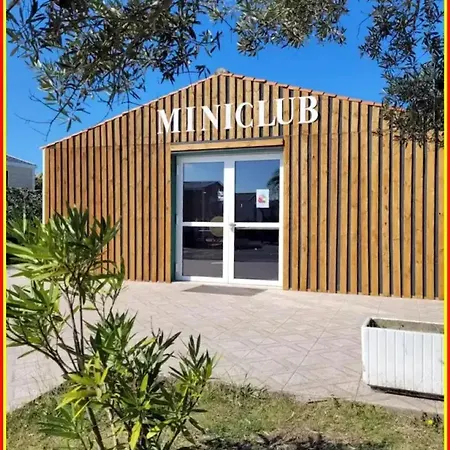 Dom wakacyjny Paradis Familial Avec Piscine A Saint-Denis-dʼOléron